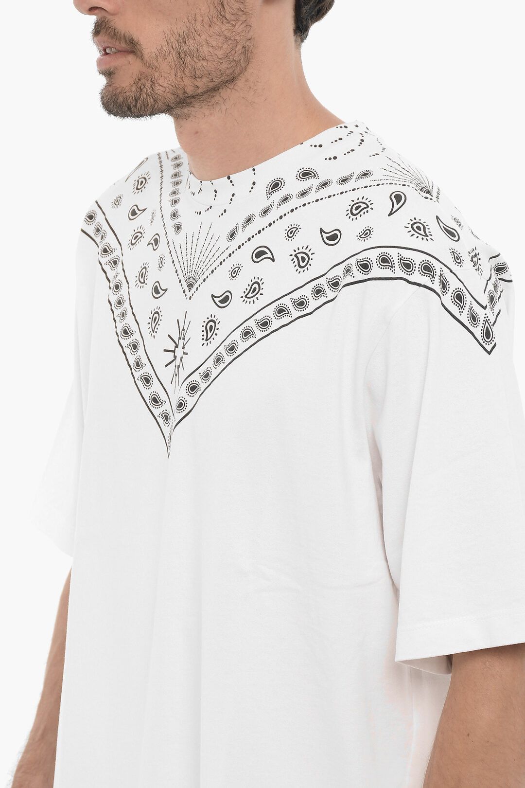 Marcelo Burlon og1mm0824 Bandana Motif Crewneck T-Shirt in White Size US L / EU 52-54 / 3 - 3 Thumbnail