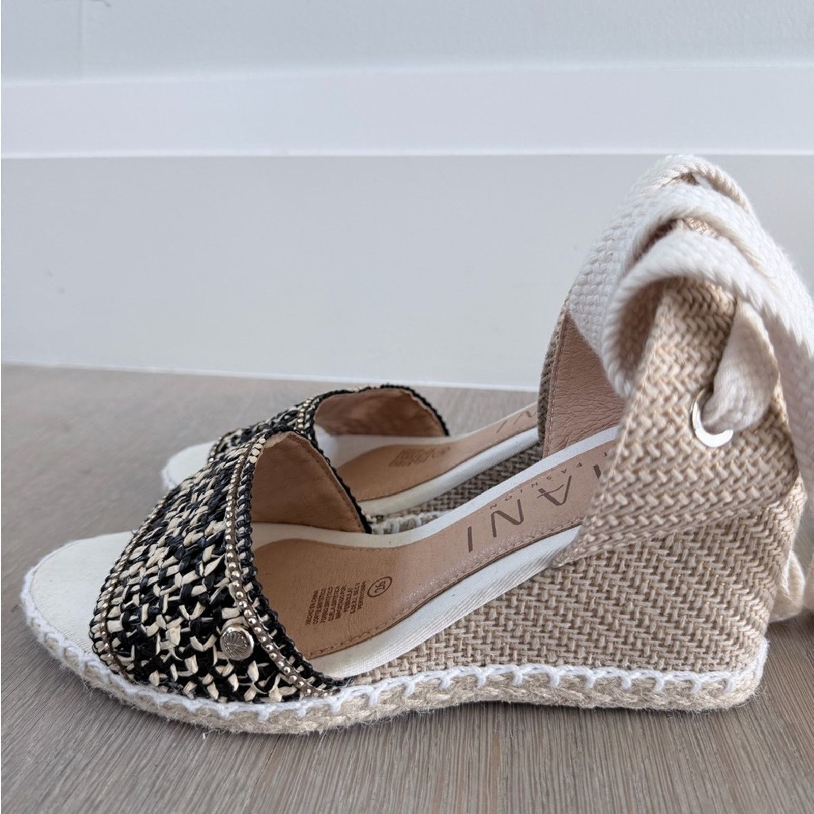 Other Like New Miani Black and Cream Espadrille Sandals size 8 Size US 8 / IT 38 - 5 Thumbnail