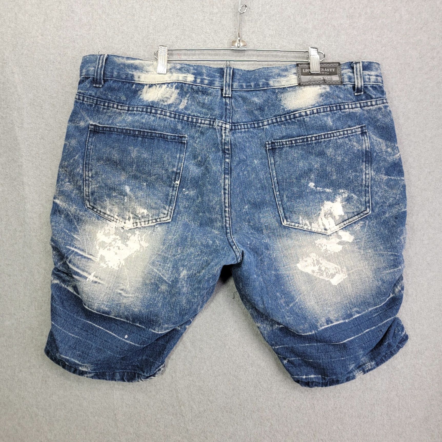 Vintage Lion Dynasty shorts Mens Size 40 Denim Light Wash Distressed Slim Bermuda Casual Jeans Blue 40 Mens Size US 40 / EU 56 - 7 Thumbnail