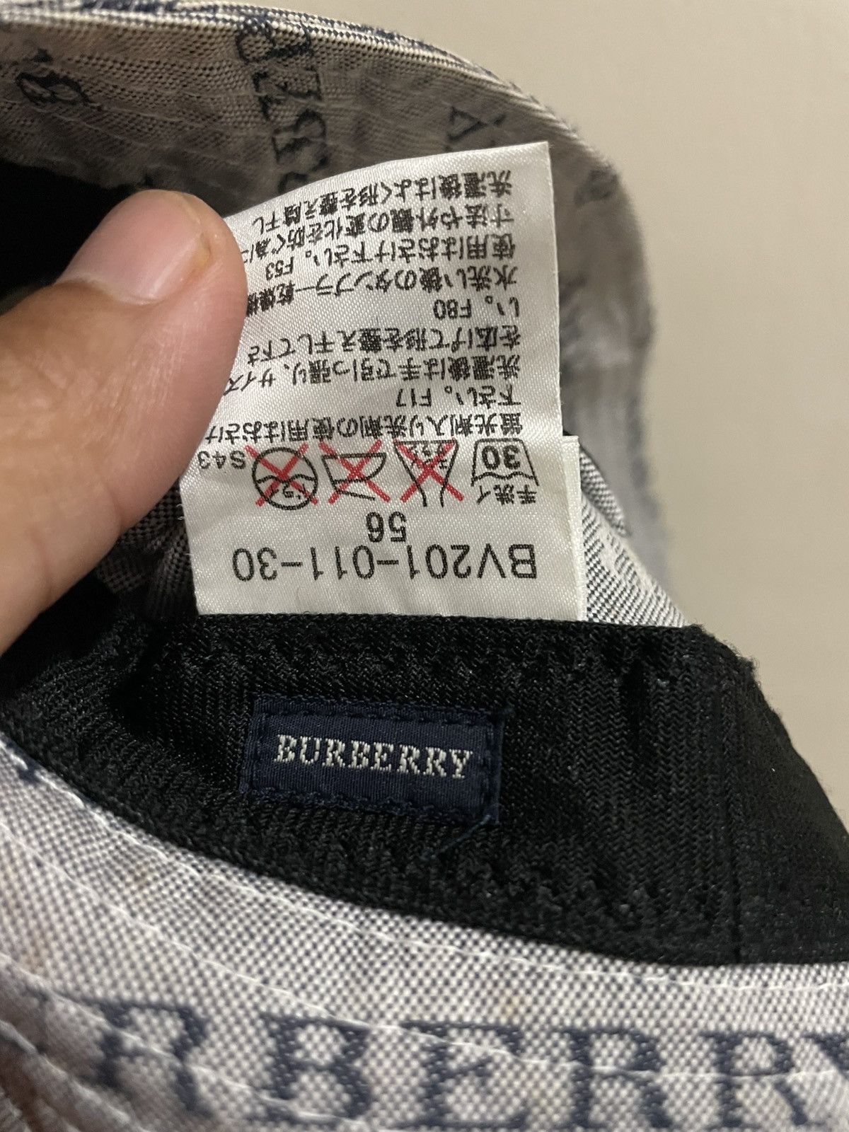 Burberry Burberry Hat Full Print Design Size ONE SIZE - 6 Thumbnail