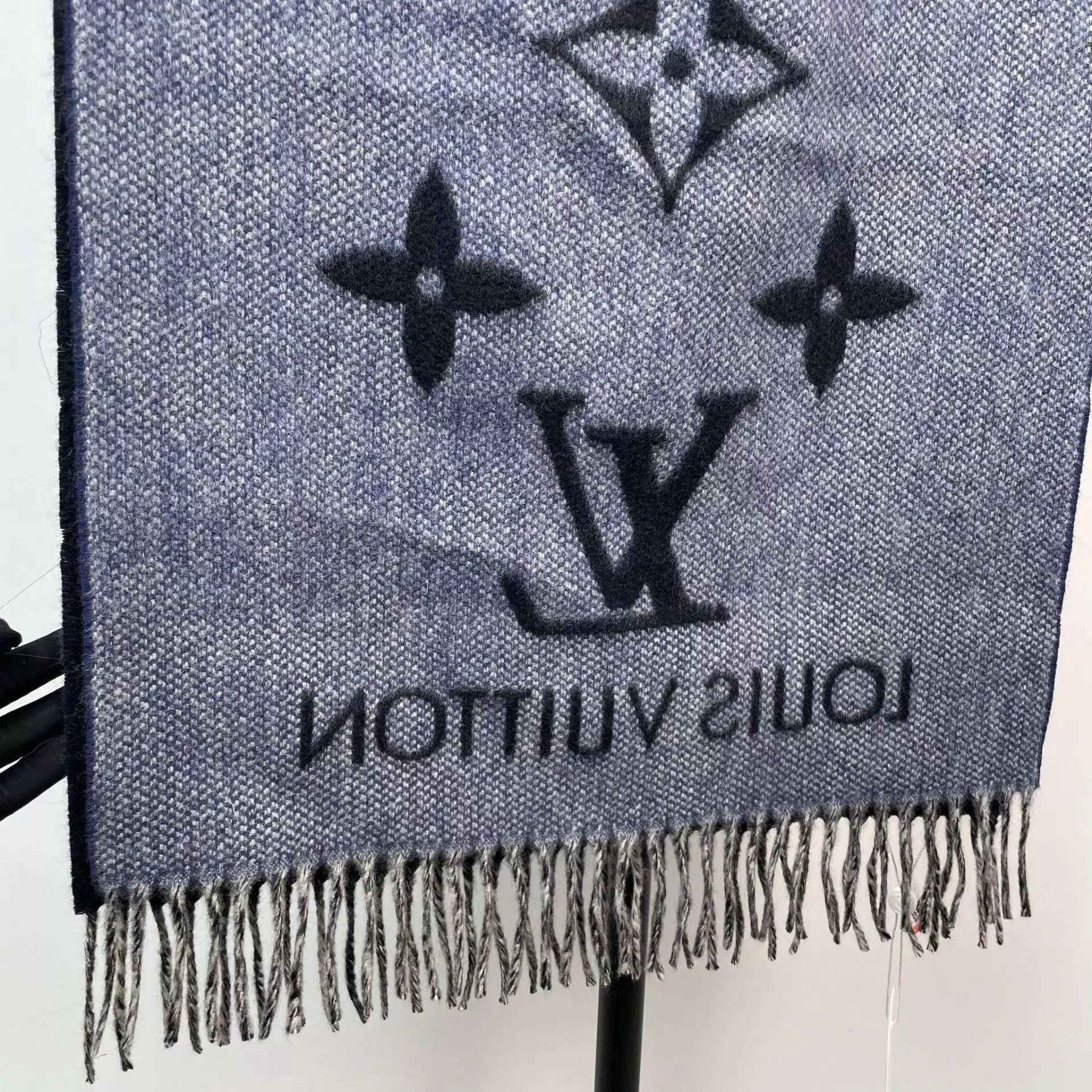 Louis Vuitton LV blue scarf Size ONE SIZE - 6 Thumbnail
