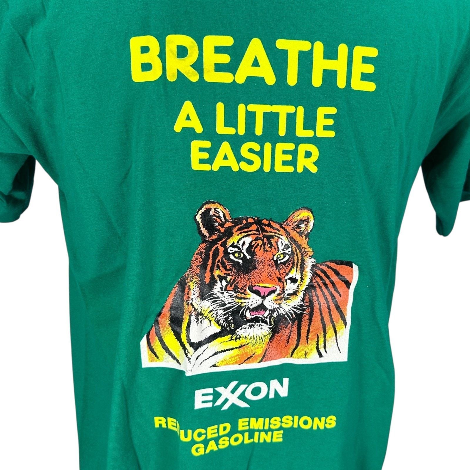 Hanes Vintage Exxon Tiger Breath A Little T-Shirt Men L Green 90s Size US L / EU 52-54 / 3 - 2 Thumbnail