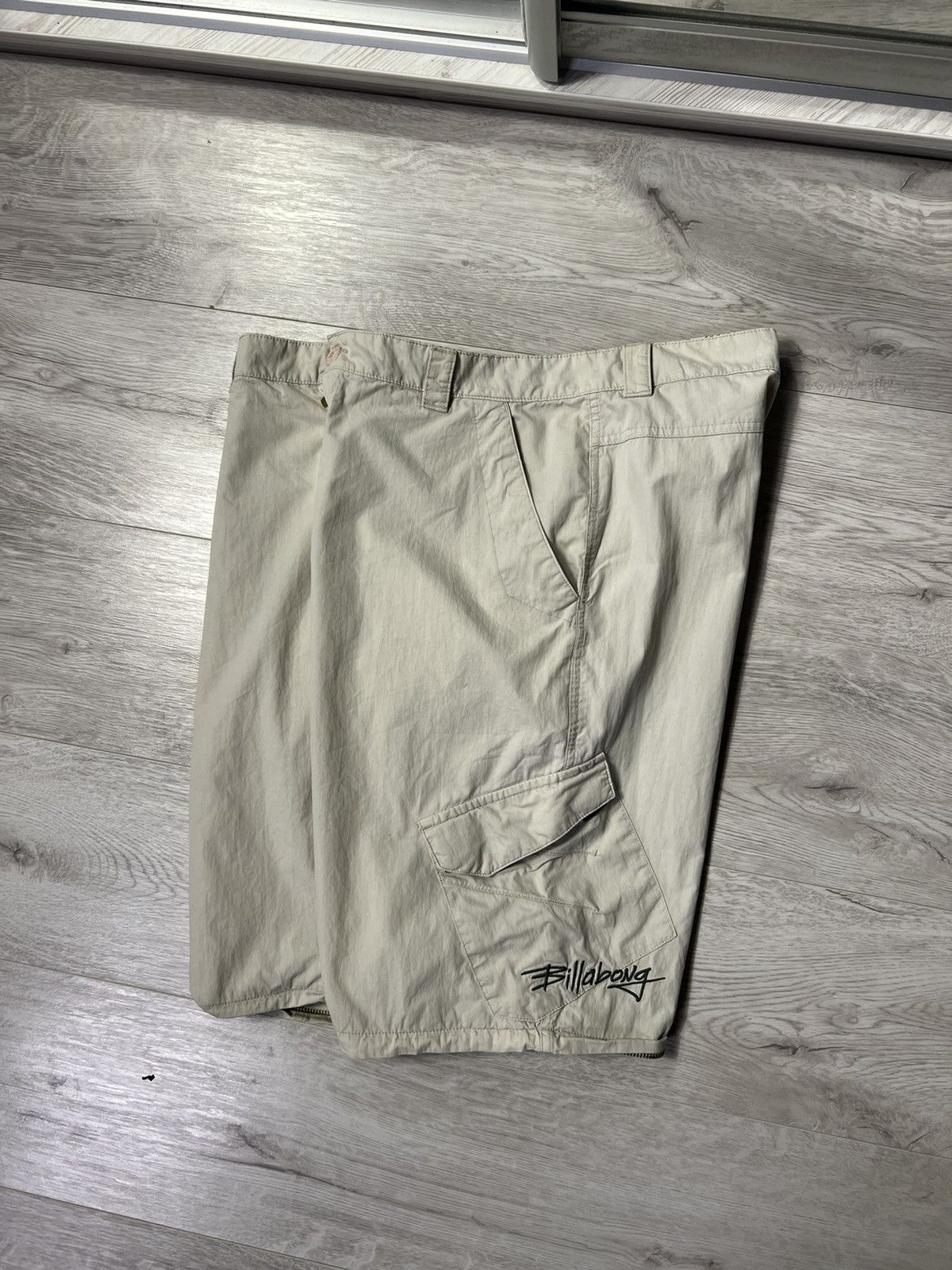Billabong × Vintage Vintage Billabong Nylon Shorts With Pocket Logo Size US 36 / EU 52 - 1 Thumbnail