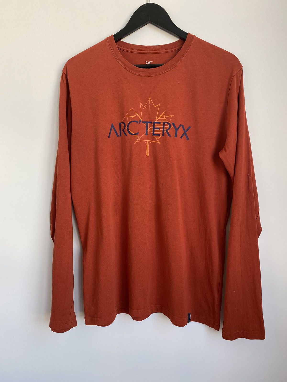 Arc'teryx men's longsleeve arcteryx big logo Size US L / EU 52-54 / 3 - 1 Thumbnail