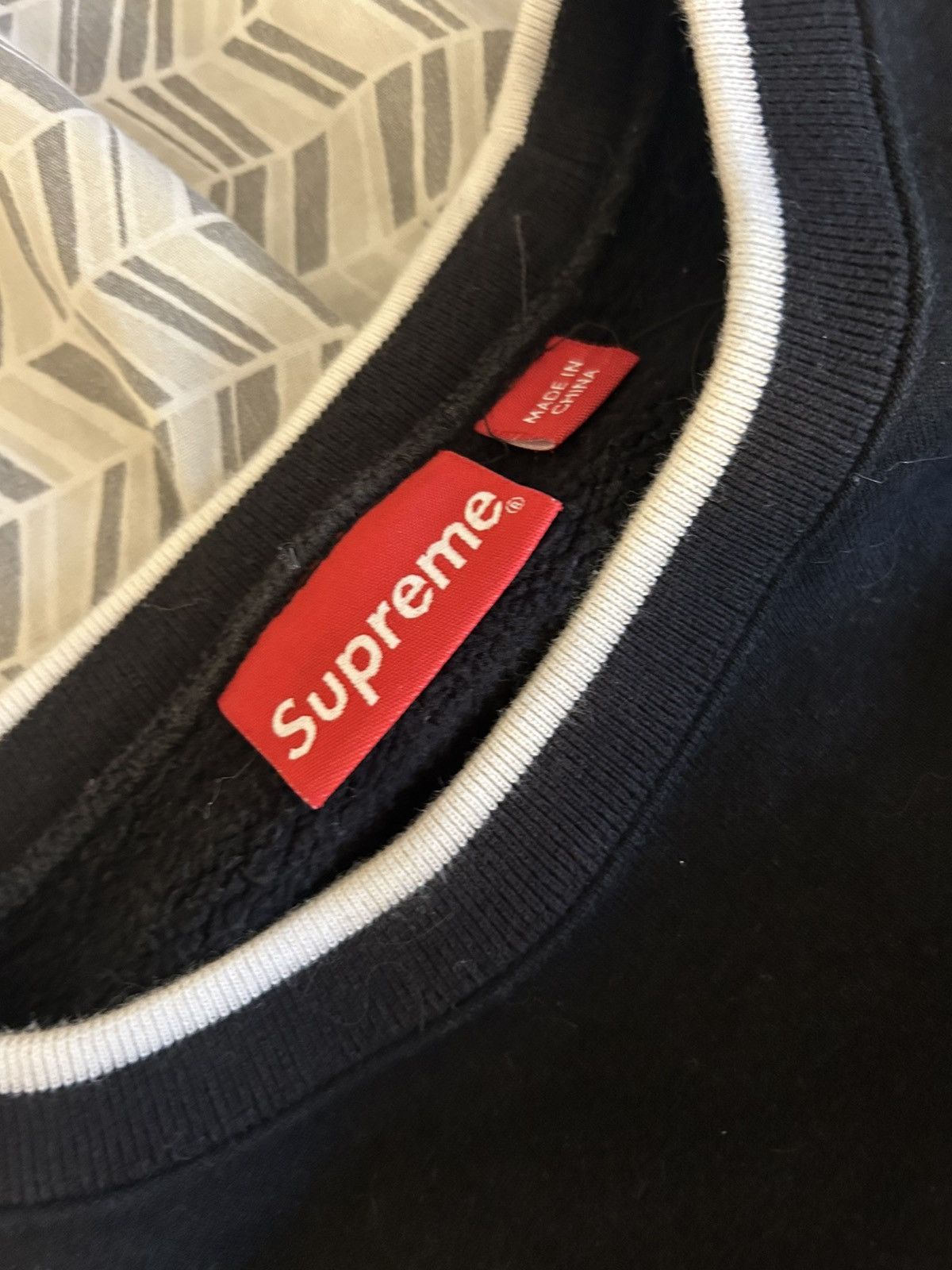 Supreme Supreme black crewneck Size US L / EU 52-54 / 3 - 3 Thumbnail