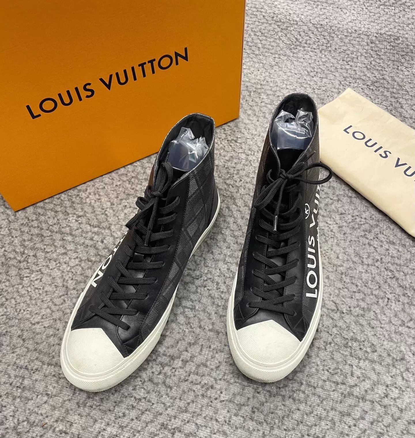 Louis Vuitton LV Calfskin High-Top Sneakers US8 Size US 8 / EU 41 - 2 Thumbnail