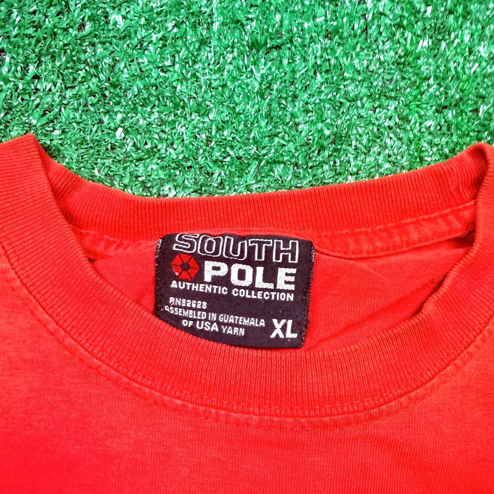 Southpole VINTAGE Southpole T-Shirt Mens XL Red Short Sleeve Crew Neck Graphic Print Distress All Seasons Hip Hop 2000s Size US XL / EU 56 / 4 - 7 Thumbnail