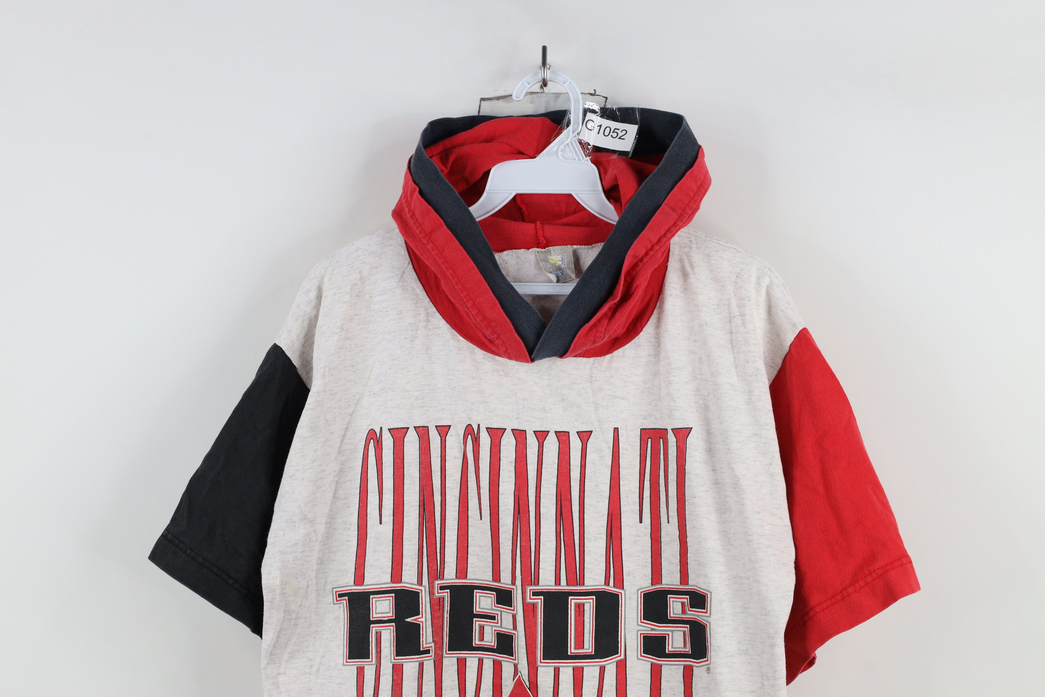Vintage Vintage 90s Reds Baseball Short Sleeve Hooded T-Shirt USA Size US M / EU 48-50 / 2 - 2 Thumbnail