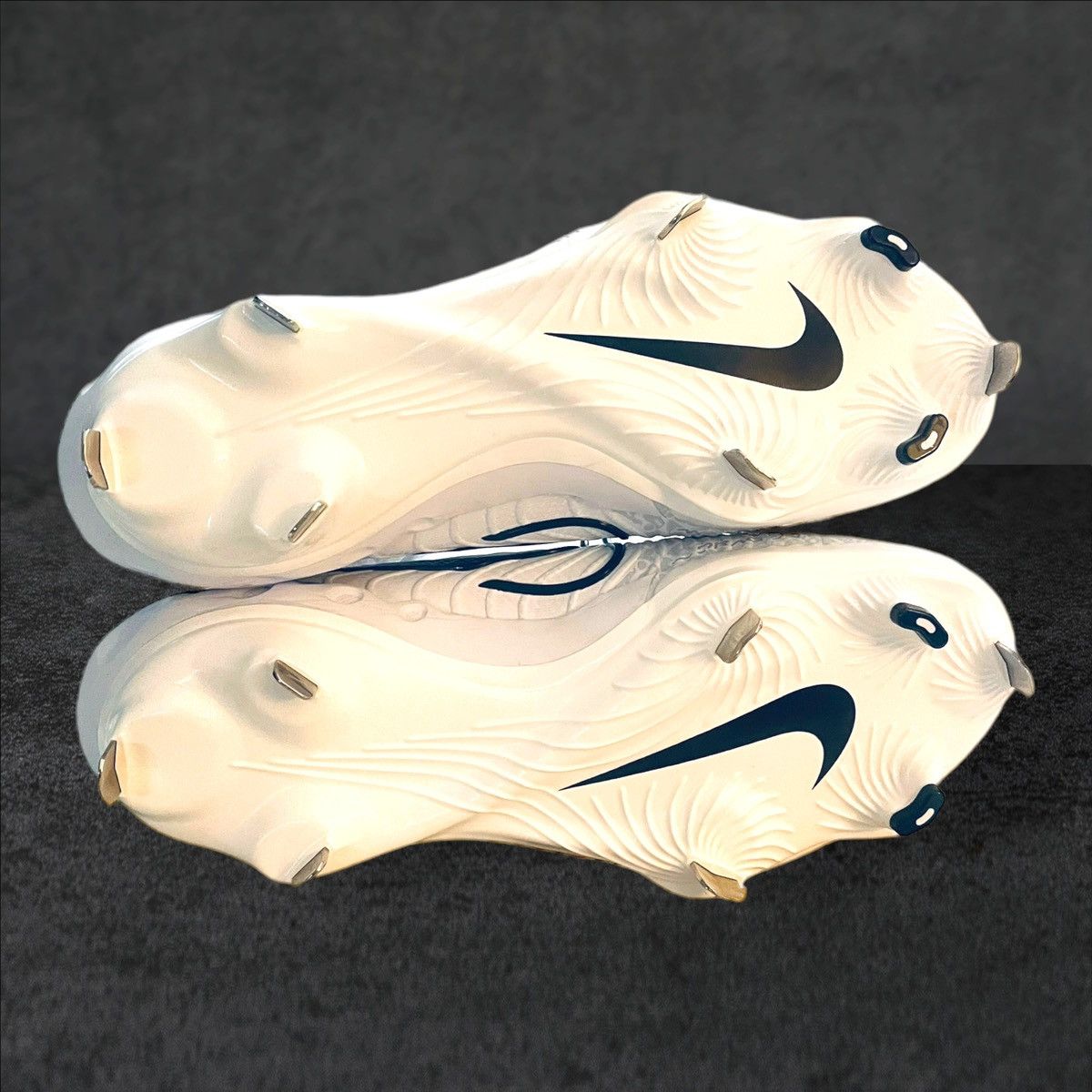 MLB × Nike NWT Nike Alpha Huarache NXT Baseball Cleats Metal Size 7.5 Size US 7.5 / EU 40-41 - 6 Thumbnail