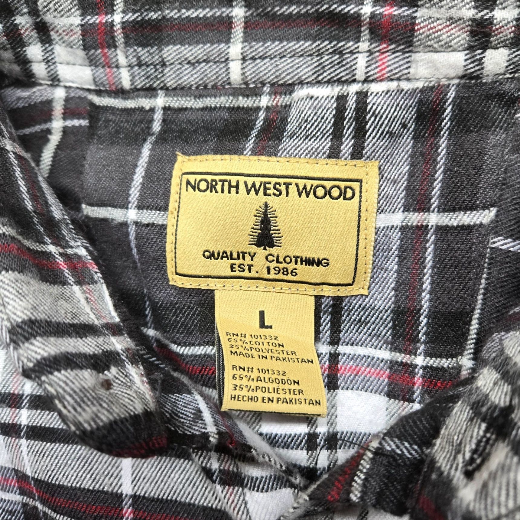 Vintage North West Wood Shirt Men's Large Long Sleeve Flannel Black Plaid Chest Pockets Size US L / EU 52-54 / 3 - 2 Thumbnail
