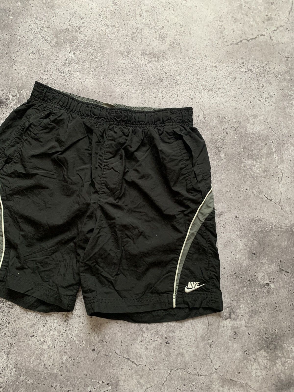 Nike × Vintage 🔥VINTAGE NIKE NYLON SHORTS Size US 32 / EU 48 - 3 Thumbnail