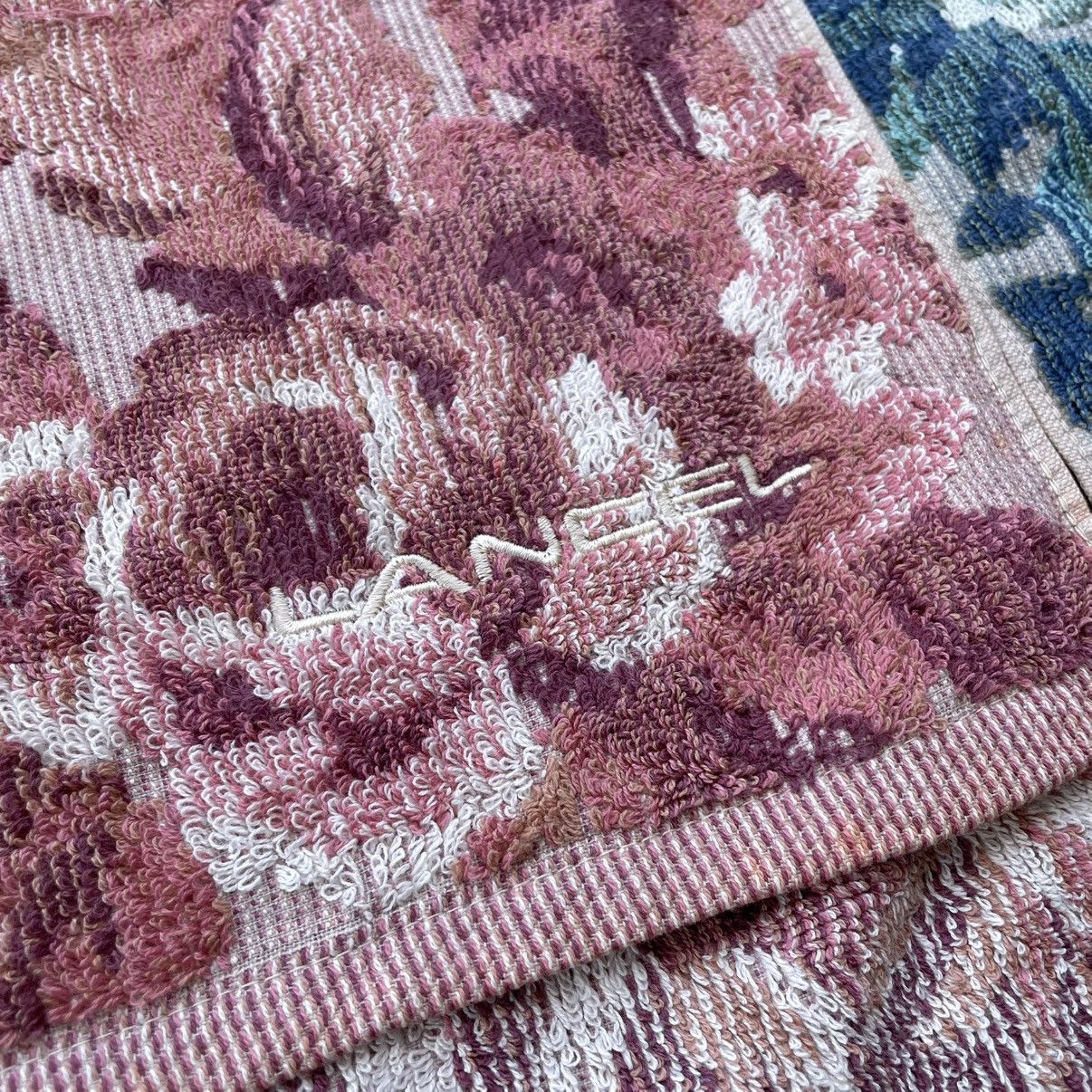 Designer × Lancel × Vintage Lot Of 2 Lancel Paris Designer Floral Long Face Towel Size ONE SIZE - 8 Thumbnail