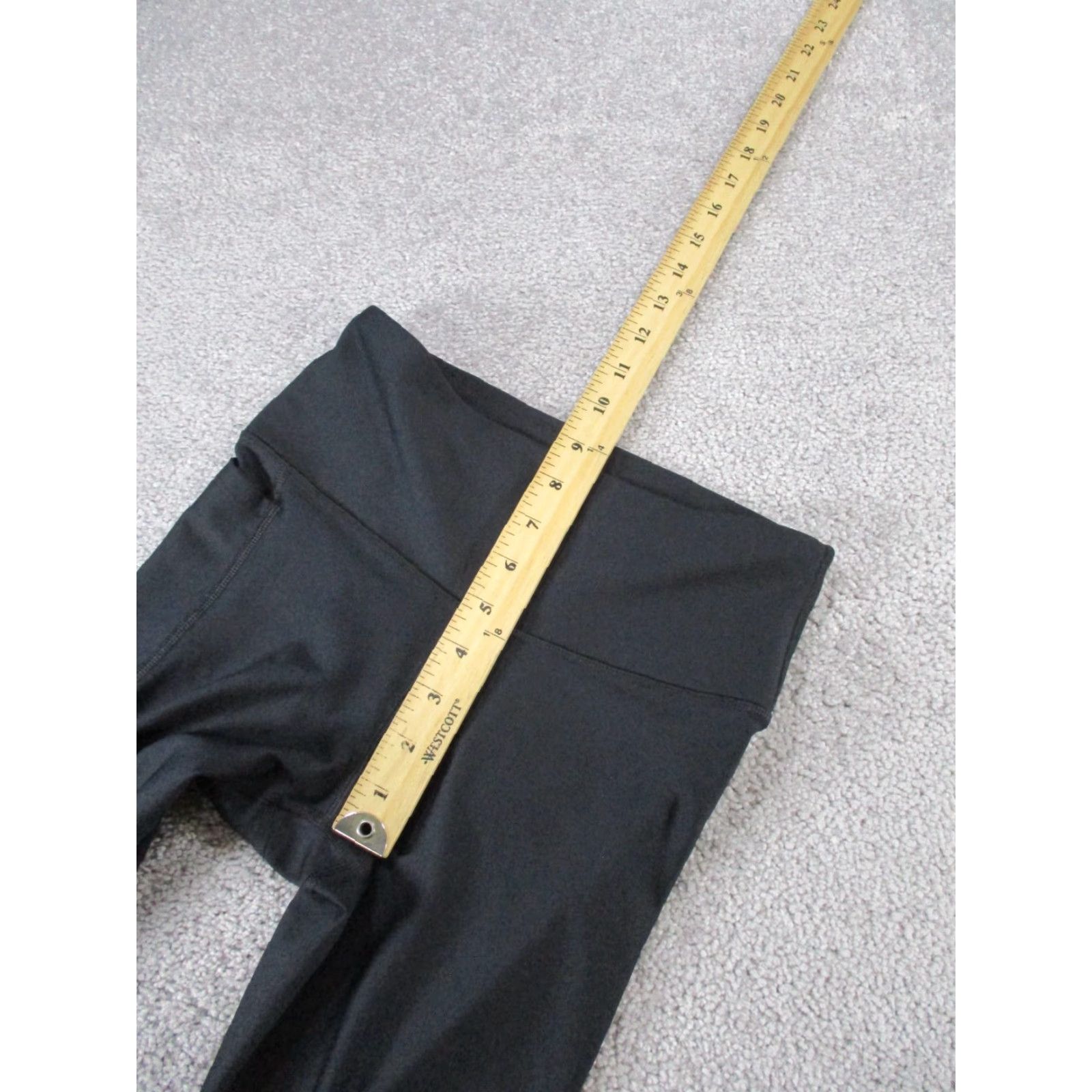 Under Armour VINTAGE Under Armour Leggings Womens Small Black Compression Cropped Athletic Activewear Yoga Running & Training Women Size 28" / US 6 / IT 42 - 5 Thumbnail