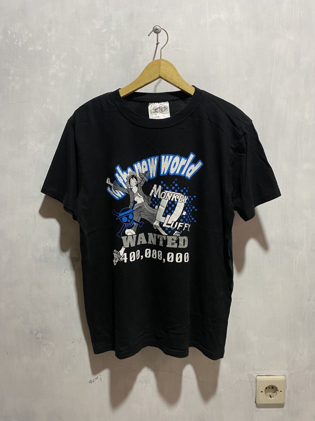 Anime one piece monkey d luffy wanted official tshirt Size US M / EU 48-50 / 2 - 1 Thumbnail