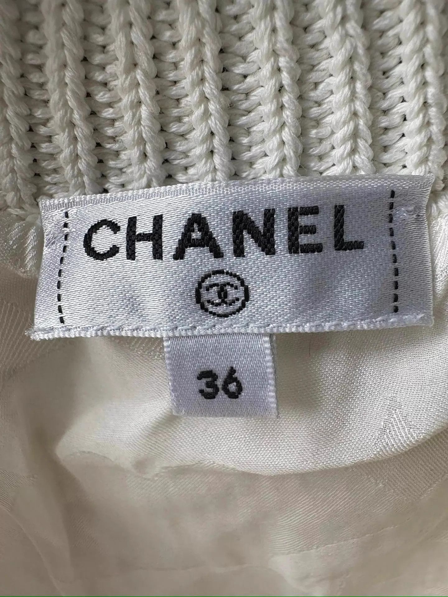 Chanel Chanel 21s White Tassel Lace Crystal Button Knit & Vest Set Size XS / US 0-2 / IT 36-38 - 3 Thumbnail
