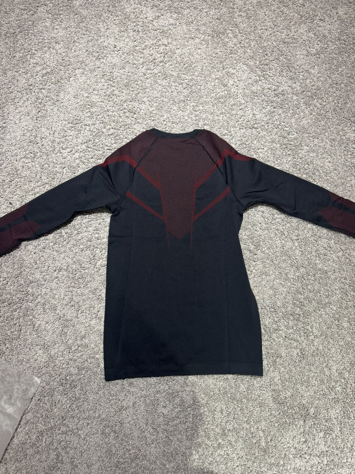 Gymshark Onyx V5 Carmine Red Long-sleeve Compression Shirt Size US S / EU 44-46 / 1 - 5 Thumbnail