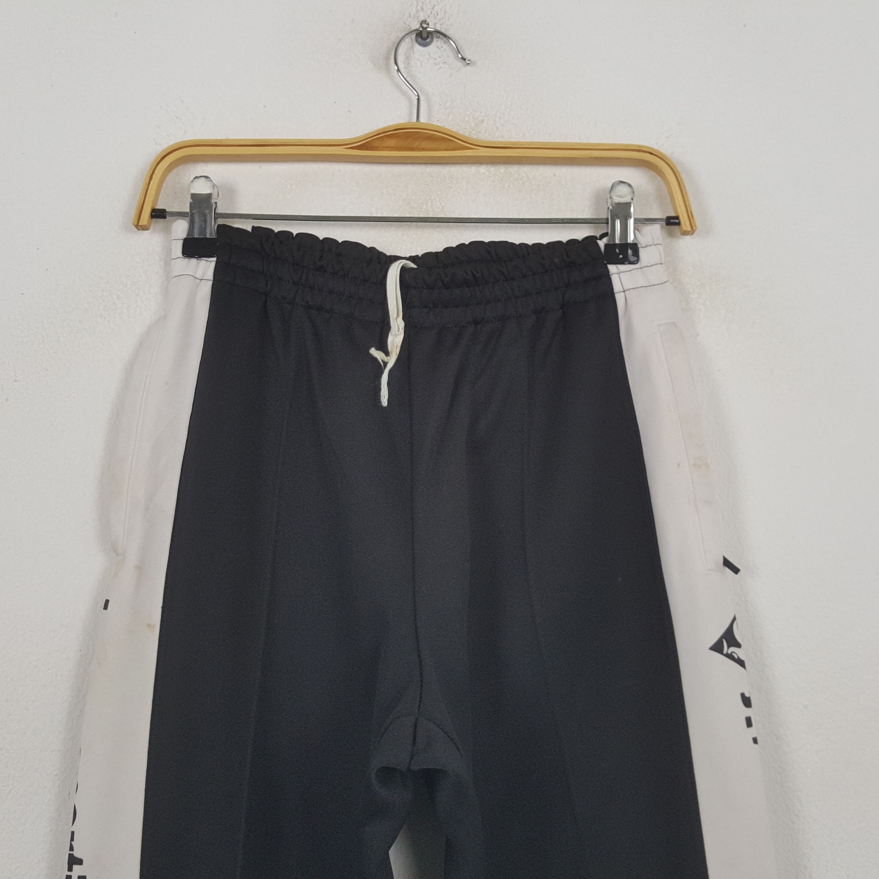 Le Coq Sportif Vintage Le Coq Sportif Sportswear Style Sweatpants RR15 Size 30" / US 8 / IT 44 - 2 Thumbnail