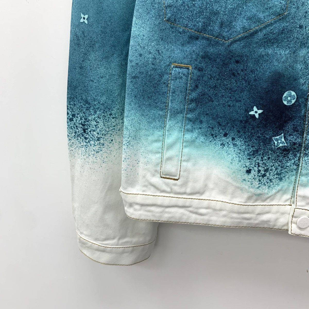 Louis Vuitton Louis Vuitton 23 Colorblocked Logo Printed Denim Jacket Size US L / EU 52-54 / 3 - 4 Thumbnail