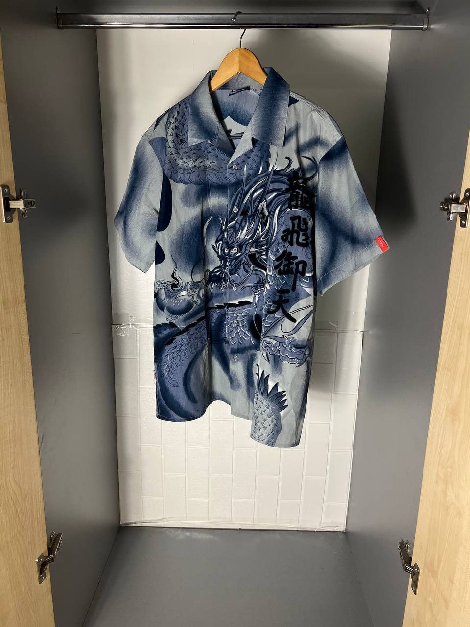 Vintage VERY RARE JAPANESE DRAGONS DESIGNER HAWAII SHIRT RETRO Y2K Size US XL / EU 56 / 4 - 2 Thumbnail