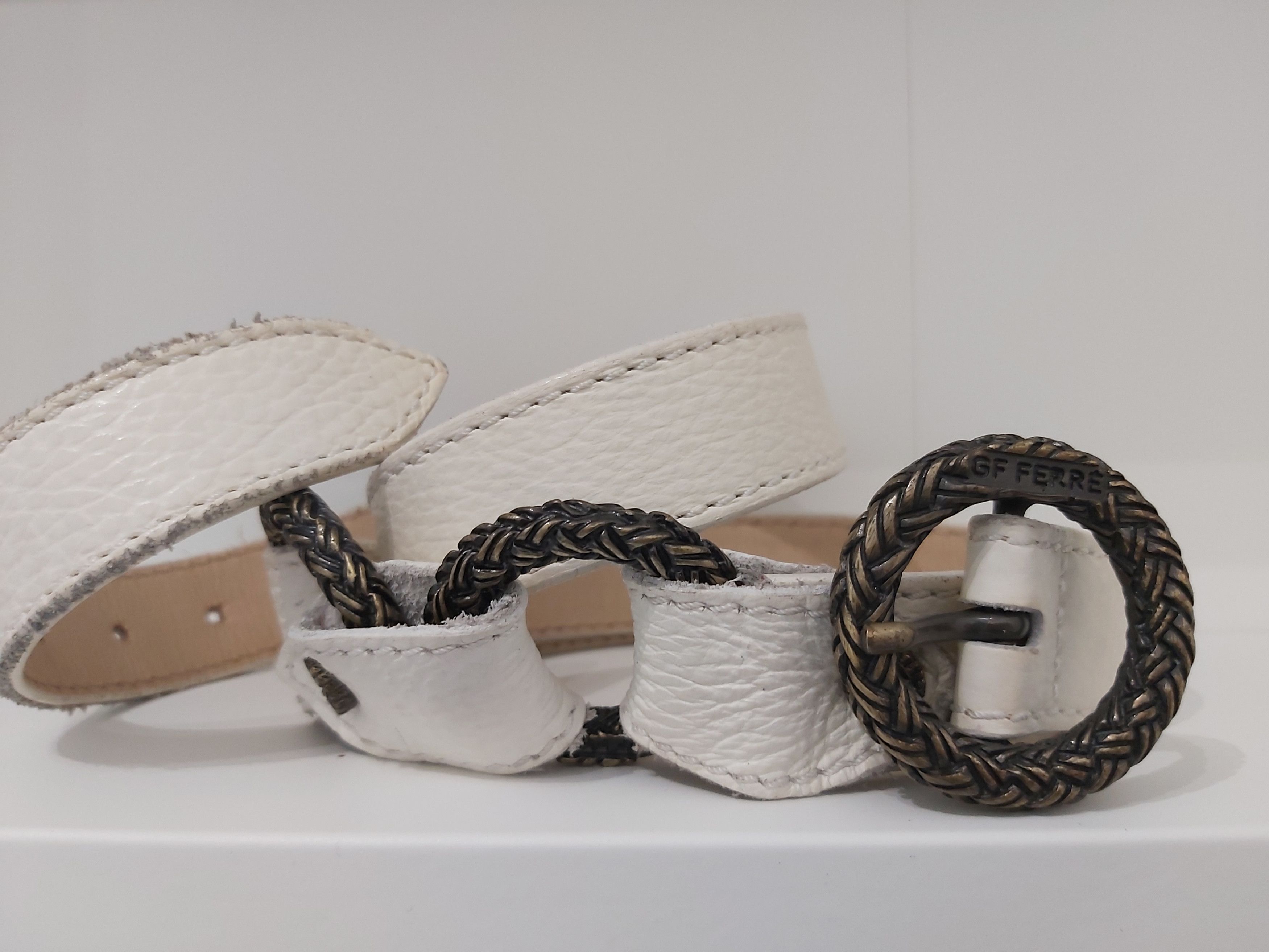Gianfranco Ferre Gianfranco Ferre belt. Vintage white leather belt rings Size ONE SIZE - 1 Thumbnail