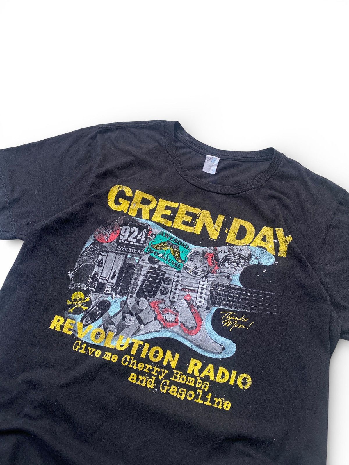 Band Tees Green Day Revolution Radio Guitar Graphic Tee Black M Fit Size US M / EU 48-50 / 2 - 4 Thumbnail