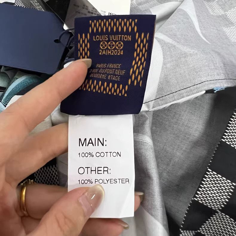Louis Vuitton Louis Vuitton Size US M / EU 48-50 / 2 - 5 Thumbnail