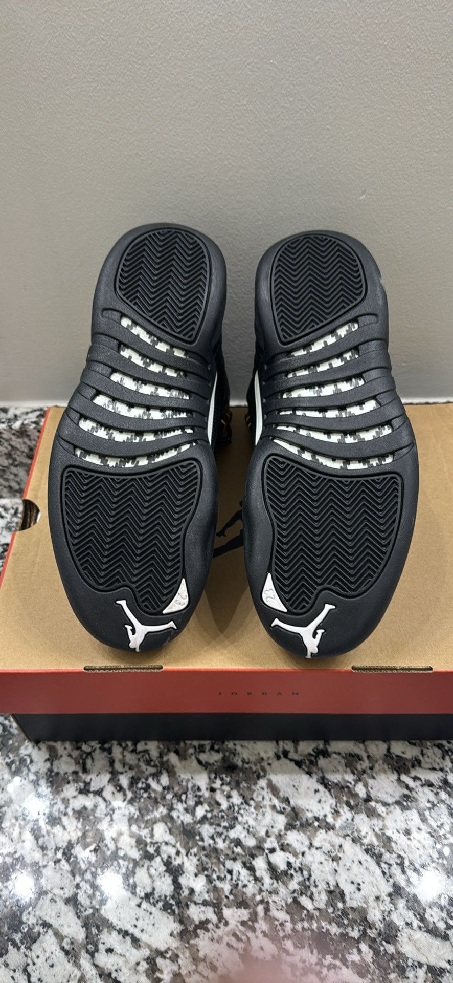 Jordan Brand Air Jordan 12 Retro Black/White/Metallic Gold Size US 8 / EU 41 - 3 Thumbnail