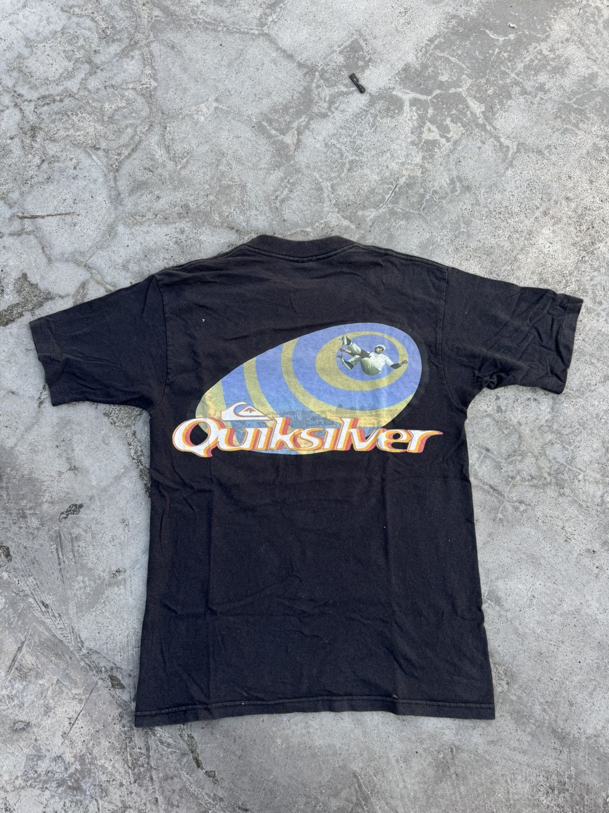 Quiksilver 90s Vintage Quiksilver Skate Tshirt Size US S / EU 44-46 / 1 - 1 Thumbnail