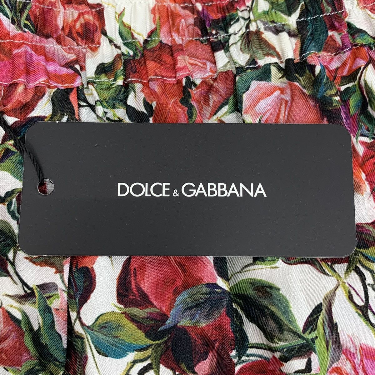 Dolce & Gabbana Dolce & Gabbana Rose All-over Print Silk Casual Shorts K26WX Size 26" / US 2 / IT 38 - 6 Thumbnail