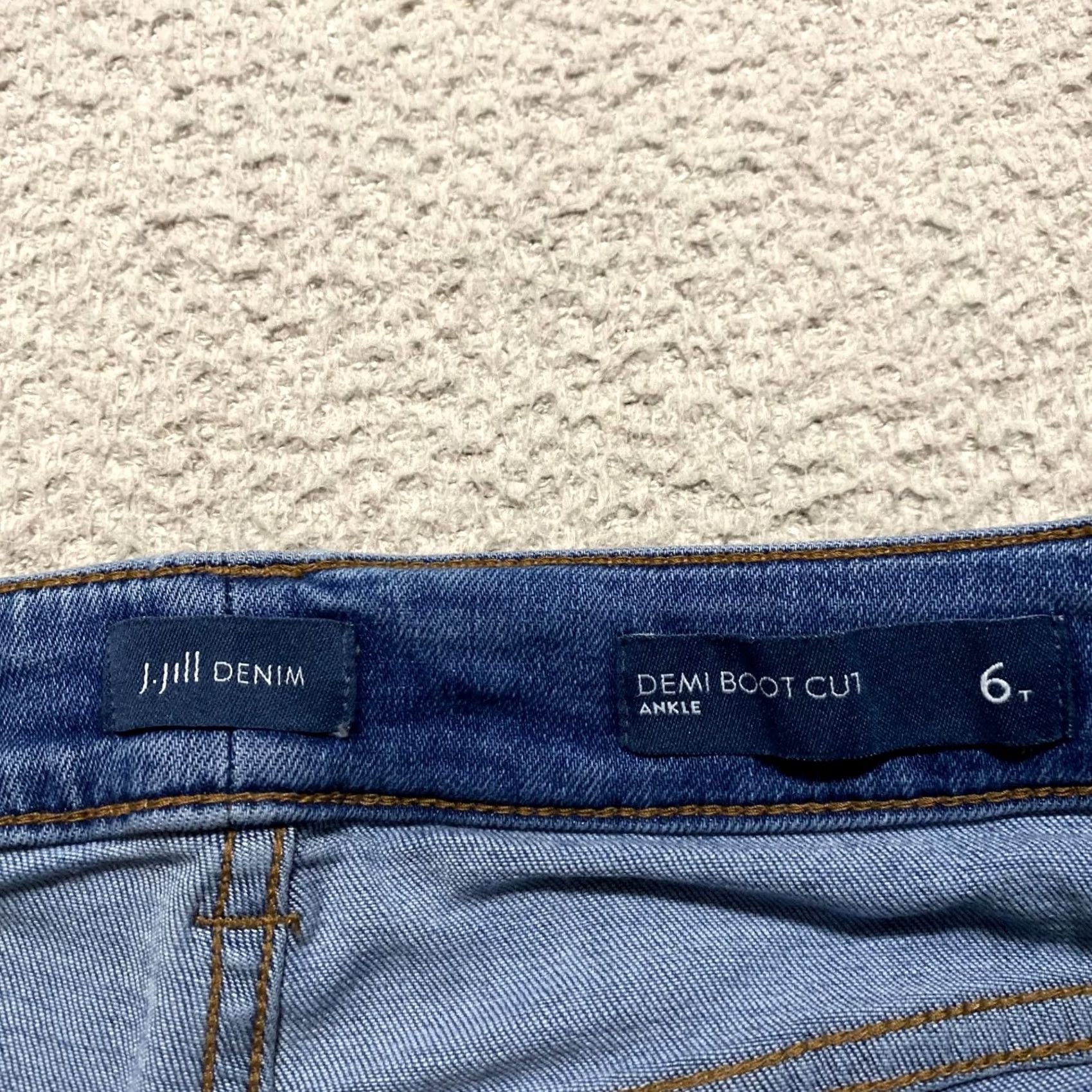 J. Jill J. Jill Jeans Blue Denim Medium Wash 6 Tall Bootcut Mid Rise 5-Pocket Slim 27in Inseam Jeans Womens Size 6 Tall Blue Denim Moore Size 28" / US 6 / IT 42 - 3 Thumbnail