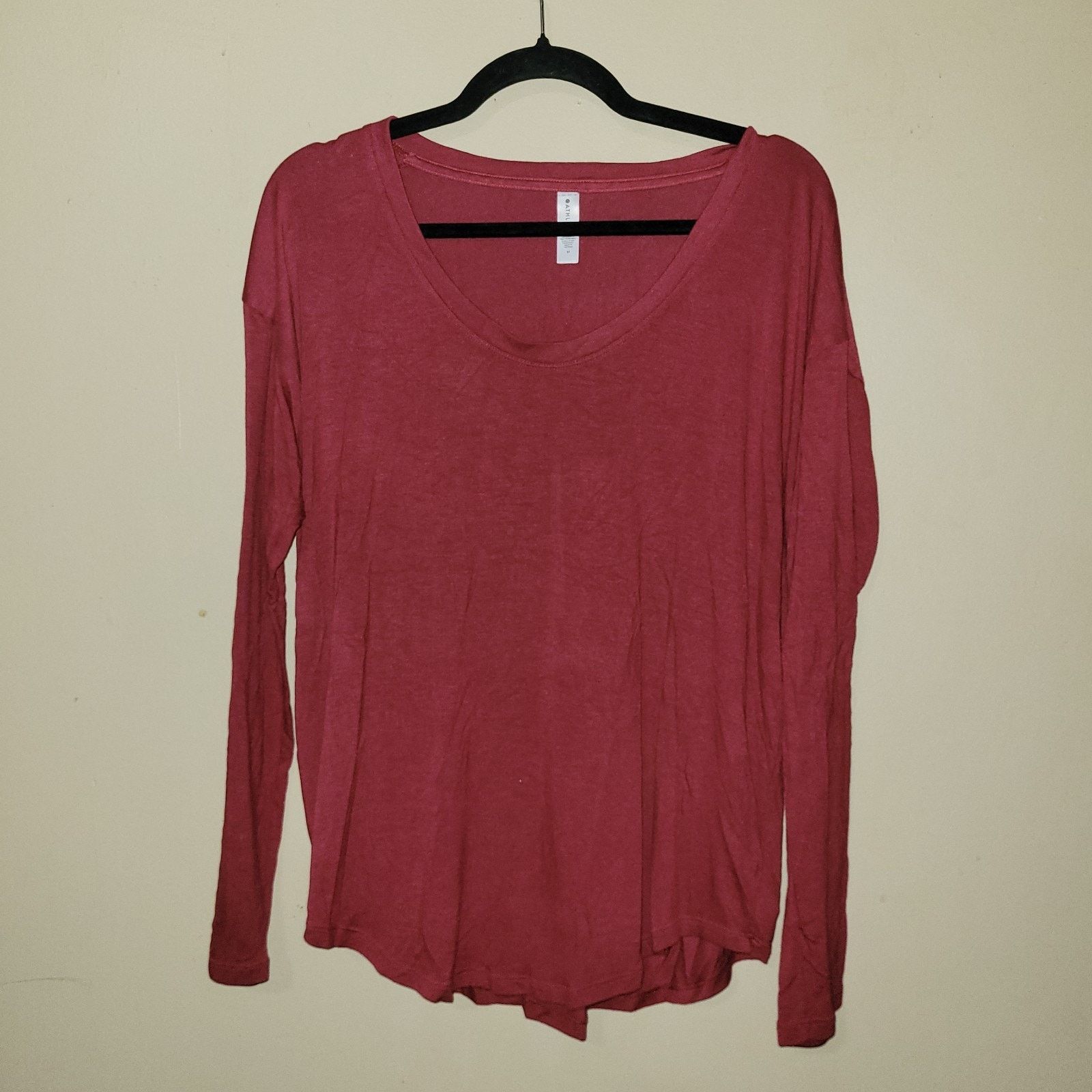 Athleta Women M Athleta Cloudlight Stratus Long Slv Red Top Shirt Size M / US 6-8 / IT 42-44 - 1 Thumbnail