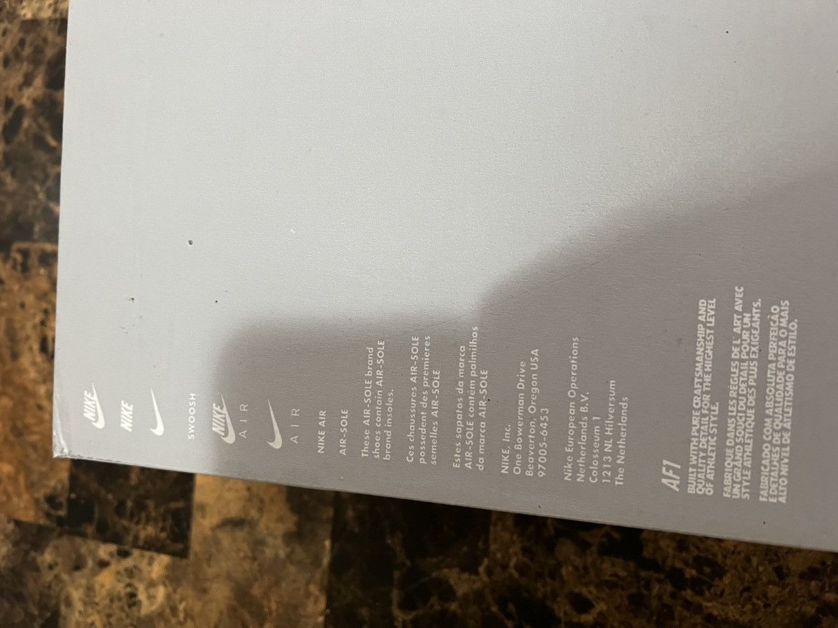 Nike Size 6.5 GS - Nike Air Force 1 LE Low Triple White Pre-Owned Size US 6.5 / EU 39-40 - 9 Thumbnail