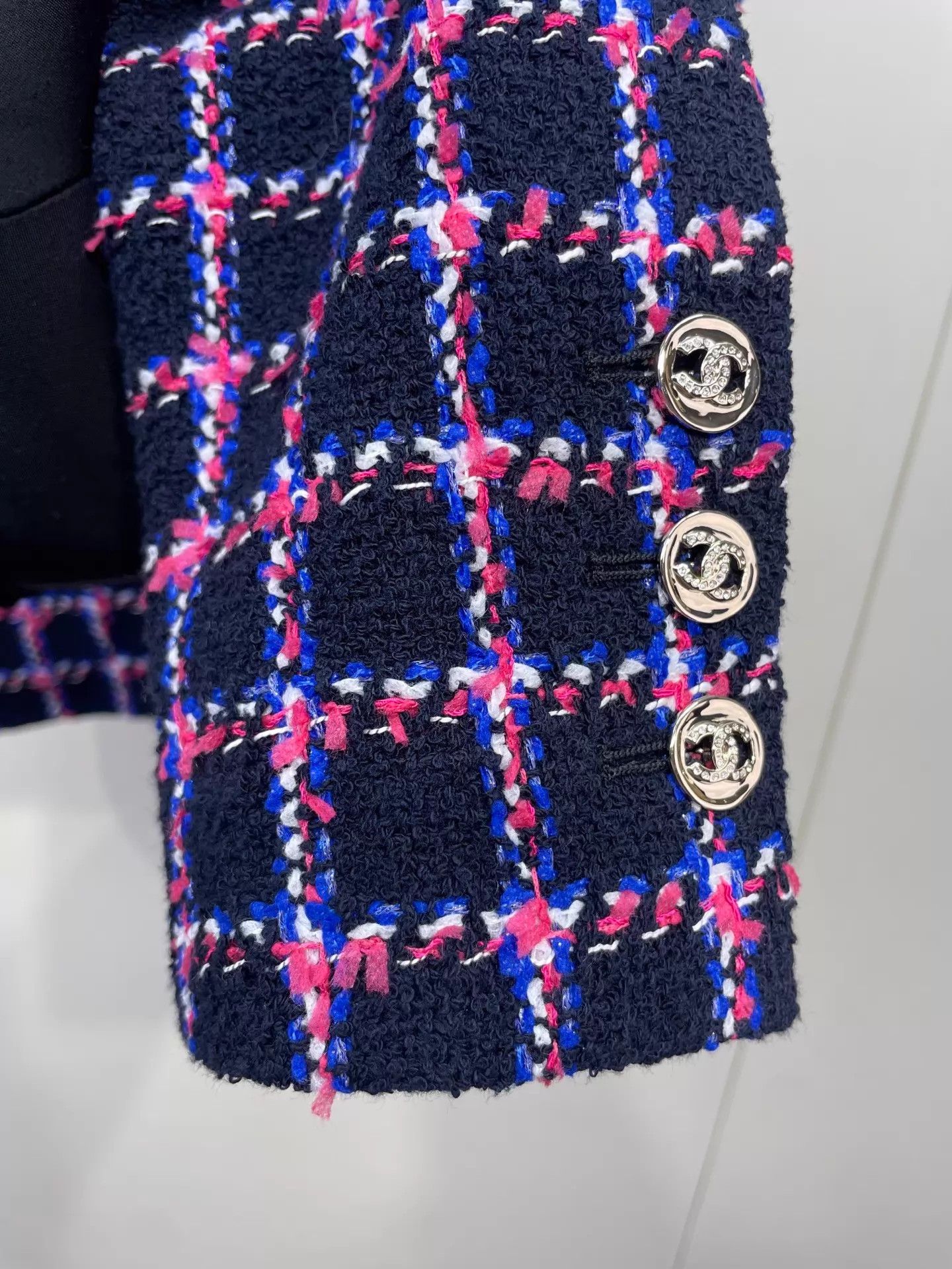 Chanel Chanel 24P Check Tweed Jacket 34FR 99 New w/ Tags Size XS / US 0-2 / IT 36-38 - 3 Thumbnail