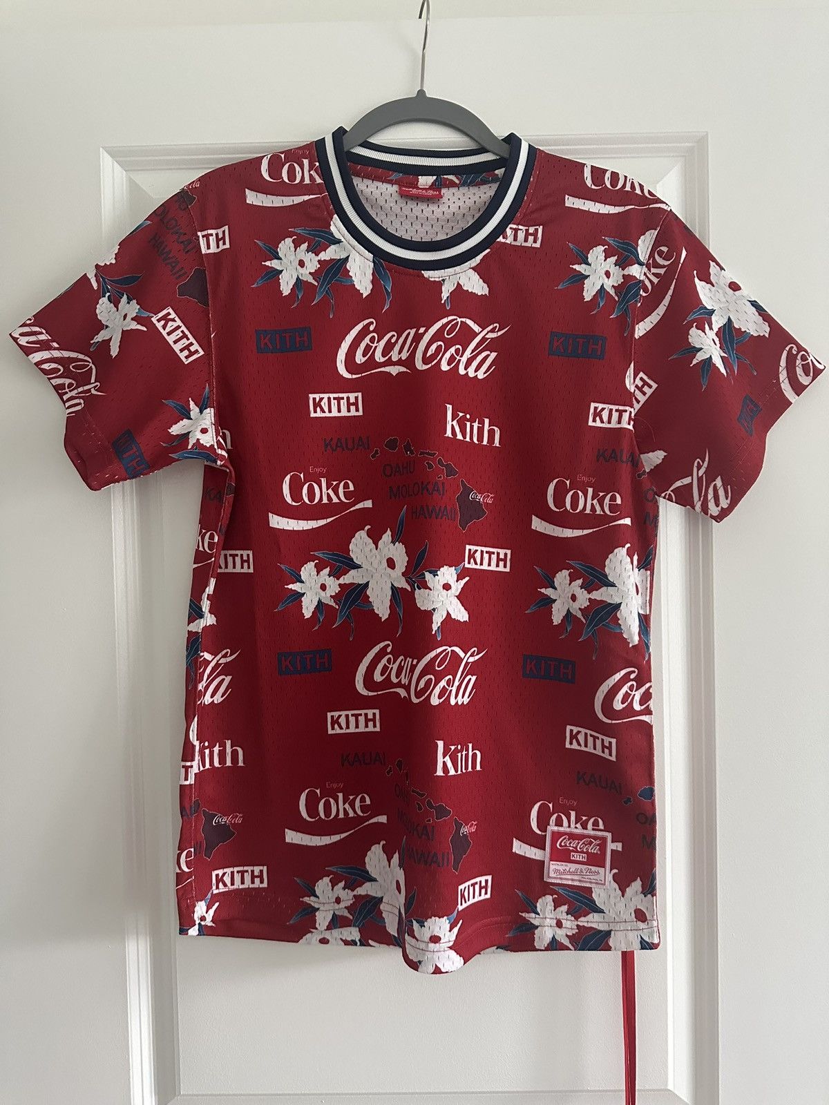 Coca Cola × Kith Kith x Coca Cola Mesh Hawaiian Tee Size US S / EU 44-46 / 1 - 1 Thumbnail