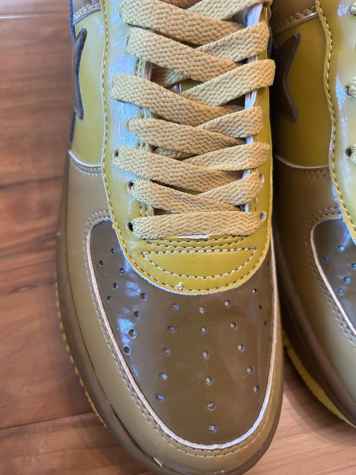 Bape NEW Bape Gold Members Exclusive Bapestas Size US 9 / EU 42 - 11 Thumbnail
