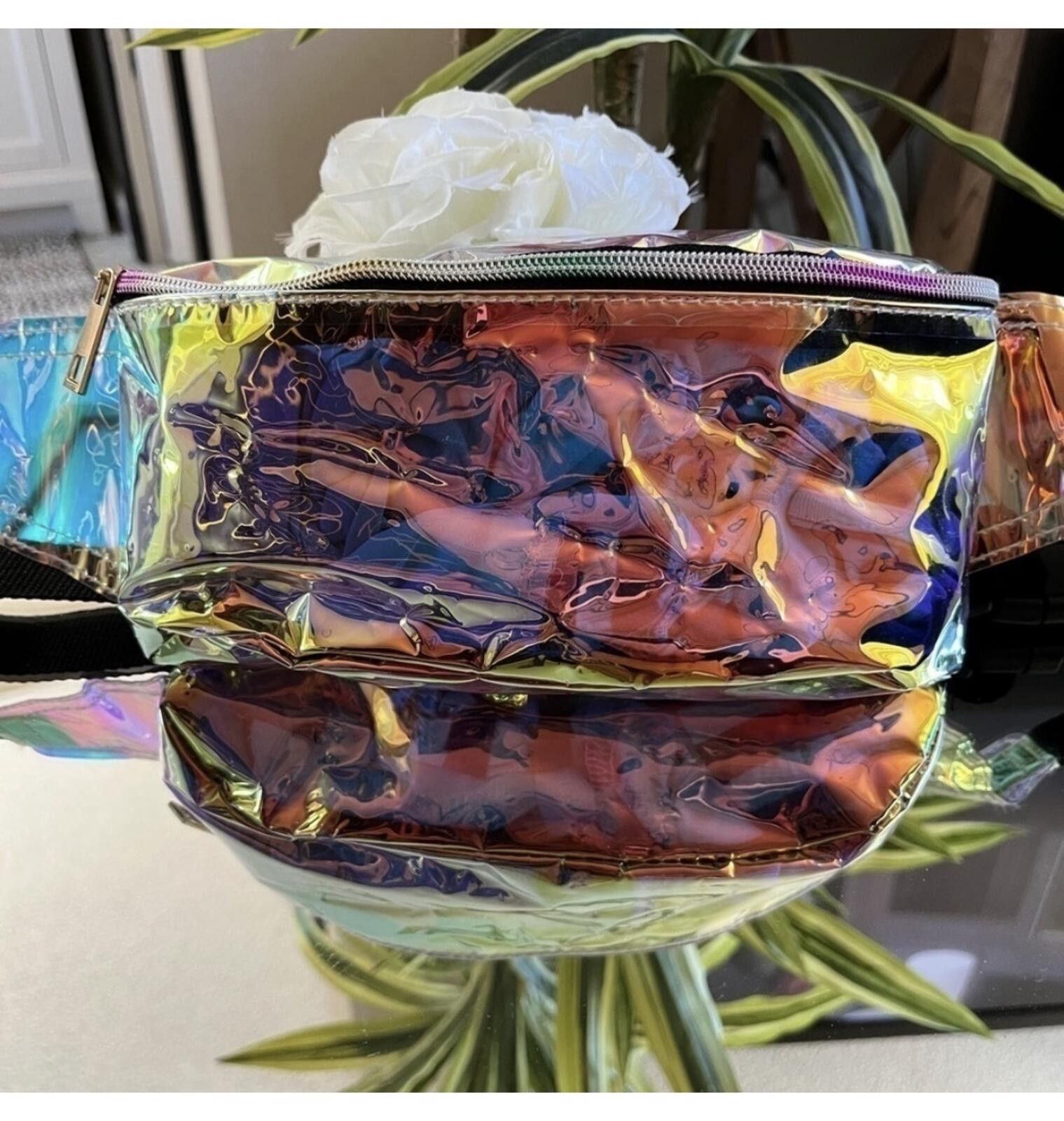 Other Boutique iridescent Fanny pack Size ONE SIZE - 2 Thumbnail