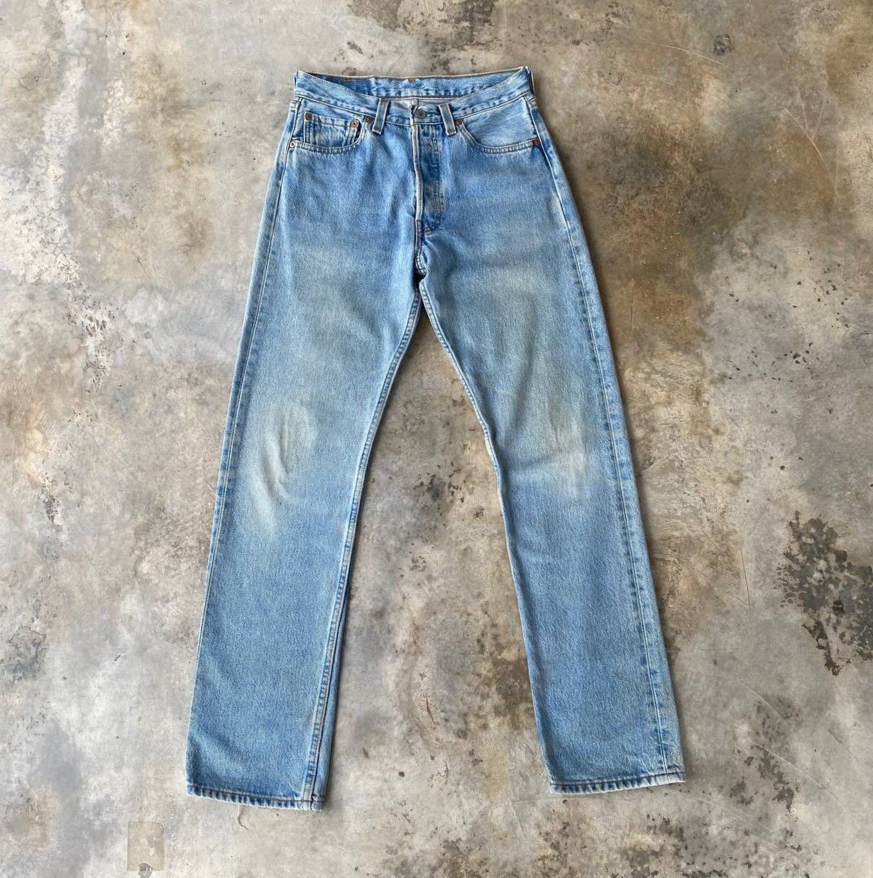 Levi's Vintage Clothing VINTAGE 90S LEVIS 501 WOMEN BLUE STONEWASH GRUNGE DENIM Size 28" / US 6 / IT 42 - 1 Thumbnail