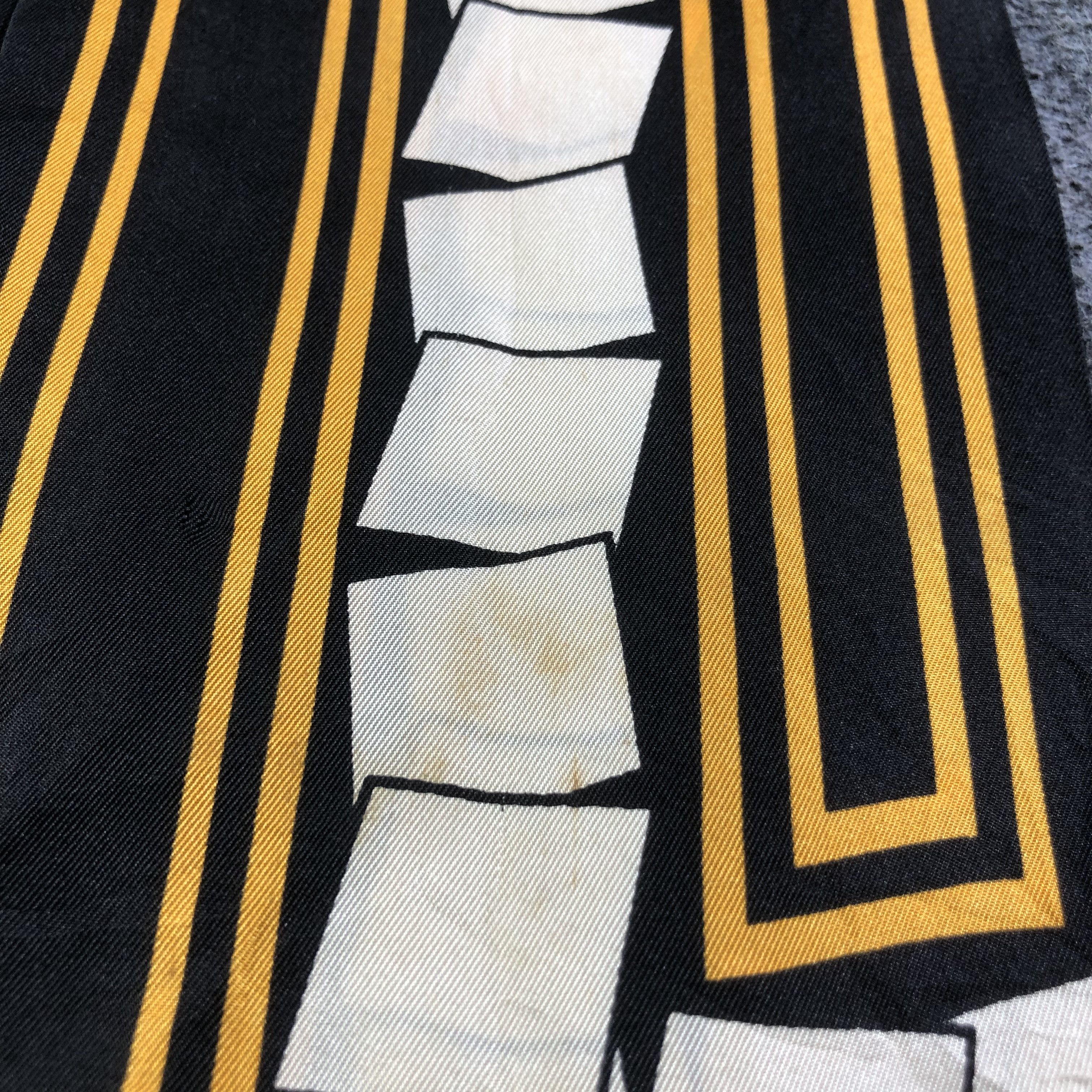 Pierre Cardin Vintage Pierre Cardin Abstract Silk Stole Silk Scarf M934 Size ONE SIZE - 6 Thumbnail
