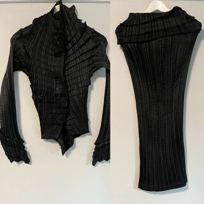 Issey Miyake Issey Miyake size:S Black main line stepped pleated skirt Size 31" - 1 Thumbnail