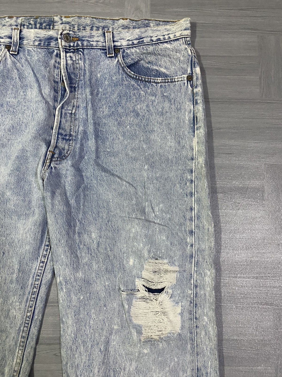 Levi's Vintage USA Levis 501 Distressed Light Wash Jeans Size US 40 / EU 56 - 4 Thumbnail