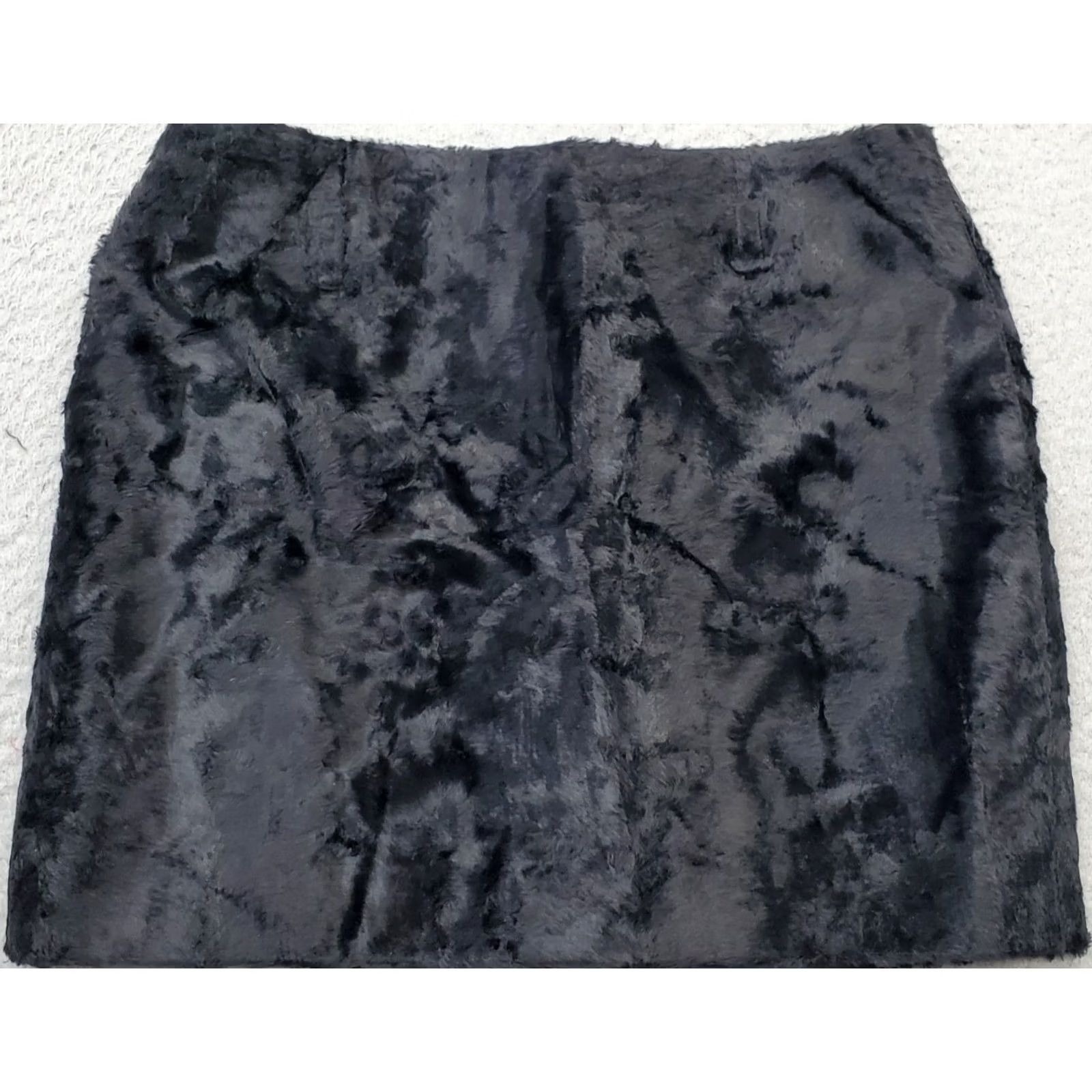 Karen Millen Karen Millen Mini Skirt Womens Size 10 Black Faux Fur Lined Low Waist Back Zip. Fashionable and trendy. Perfect for casual wear Size 32" / US 10 / IT 46 - 2 Thumbnail