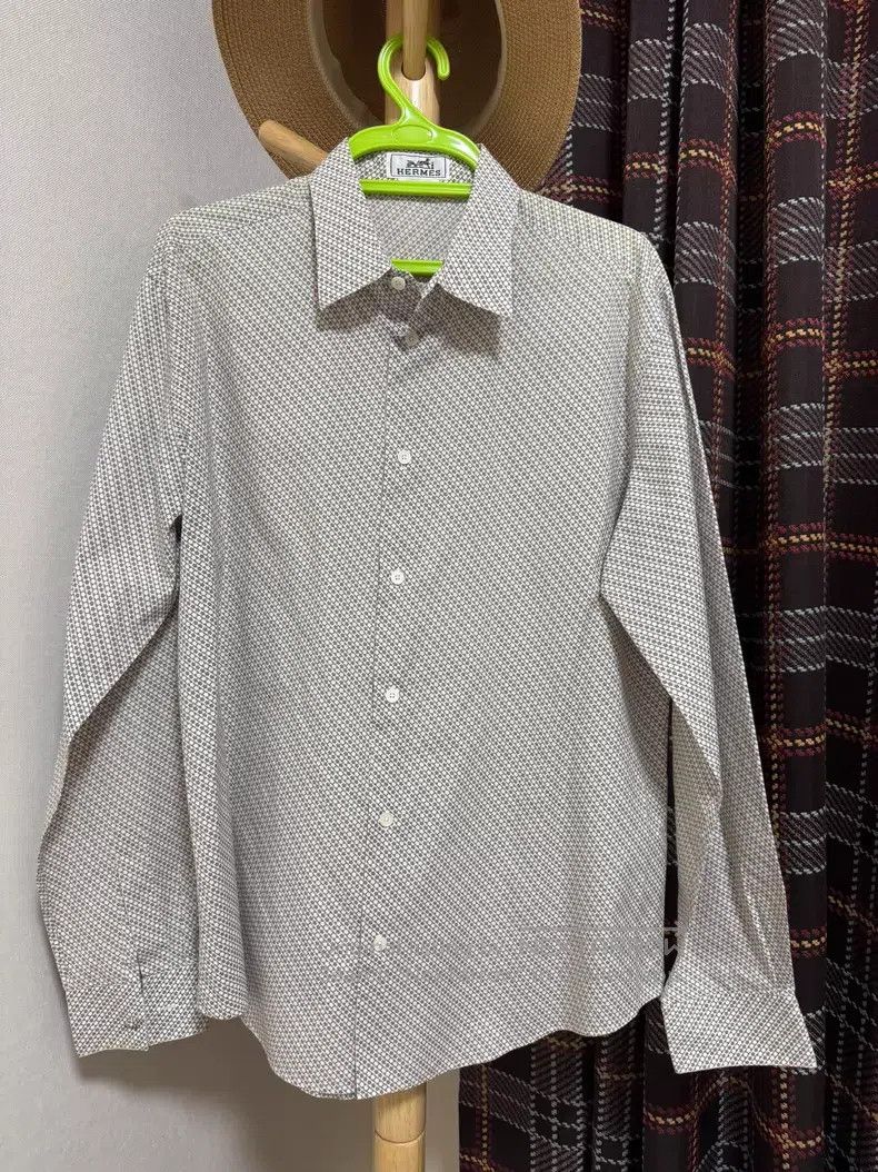 Hermes Hermes Shirt with Special Crafted Fabric, Classic H Patter Size US XS / EU 42 / 0 - 1 Thumbnail