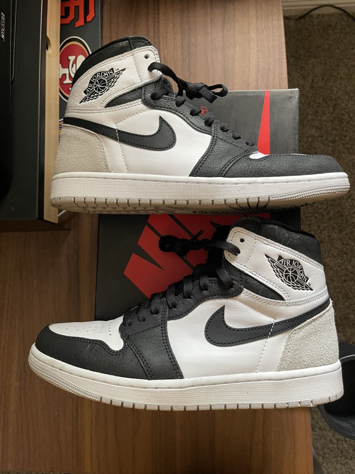 Jordan Brand Air Jordan 1 High Bleached Coral Size US 9.5 / EU 42-43 - 1 Thumbnail