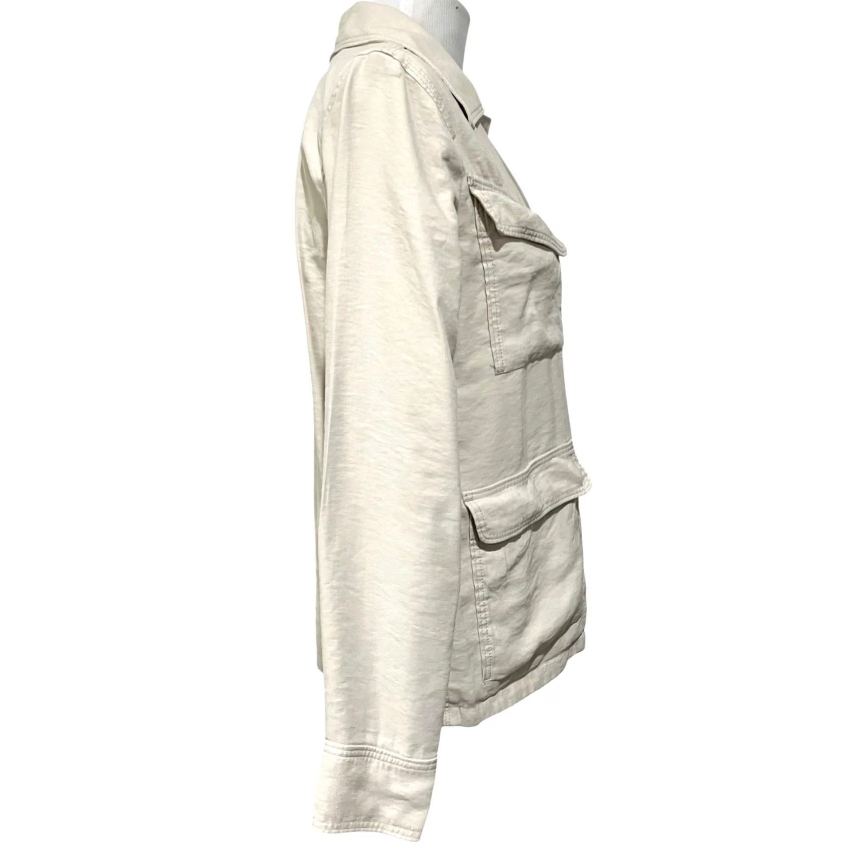 Abercrombie & Fitch Abercrombie & Fitch Utility Shirt Jacket Top Beige Pockets Button Up Women’s S Jacket Adult Womens Utility Style Cargo Safari Outdoor Neutral 90s? Size S / US 4 / IT 40 - 5 Thumbnail