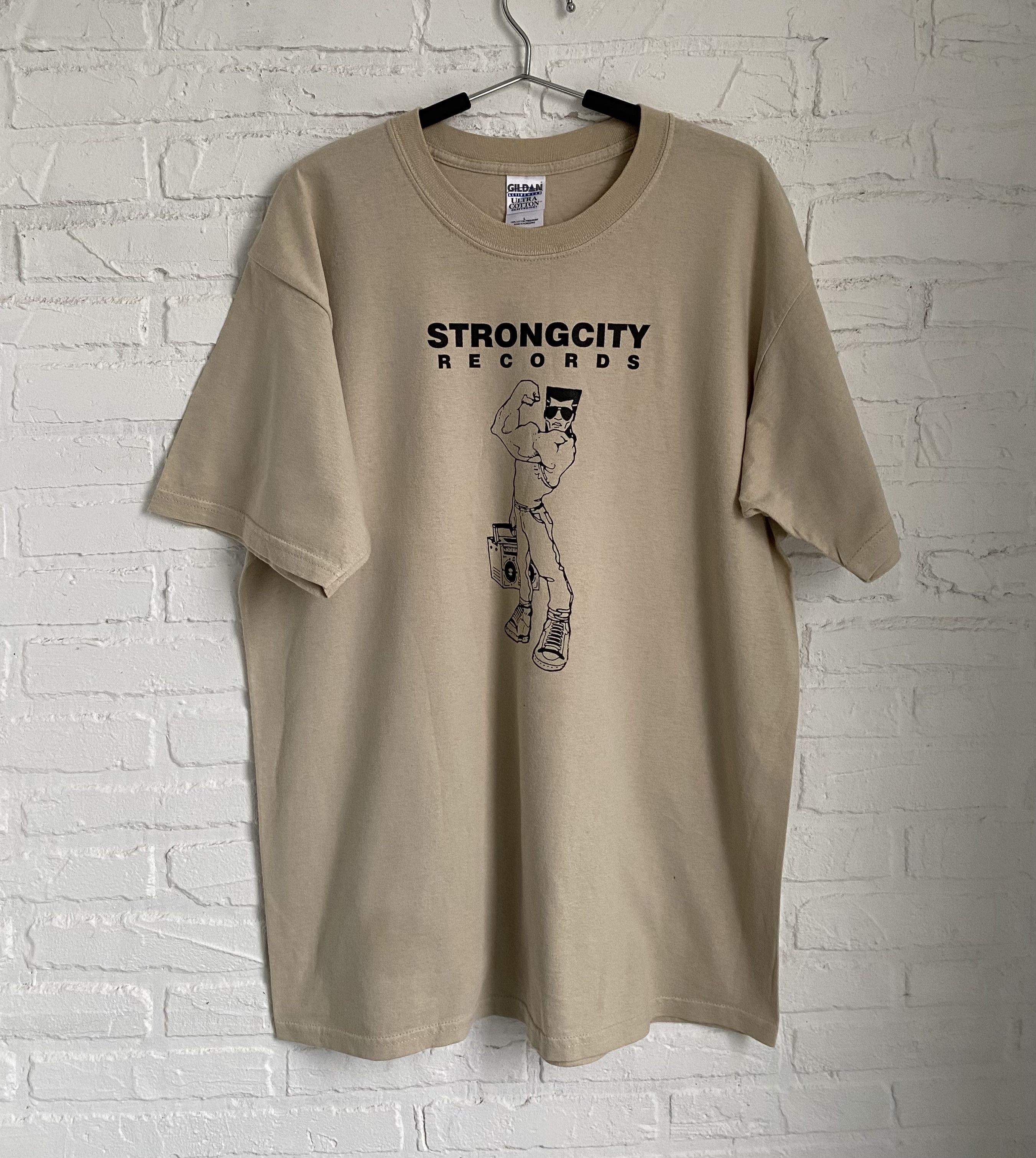 Band Tees × Vintage Vintage 90s Strongcity records Hip-hop t-shirt Size US L / EU 52-54 / 3 - 1 Thumbnail