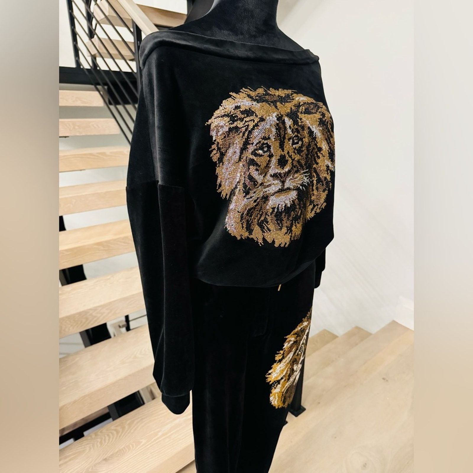 Other Velvet studded Lion Set in Black and Gold Track suit size XS Size 25" / US 0 / IT 36 - 6 Thumbnail