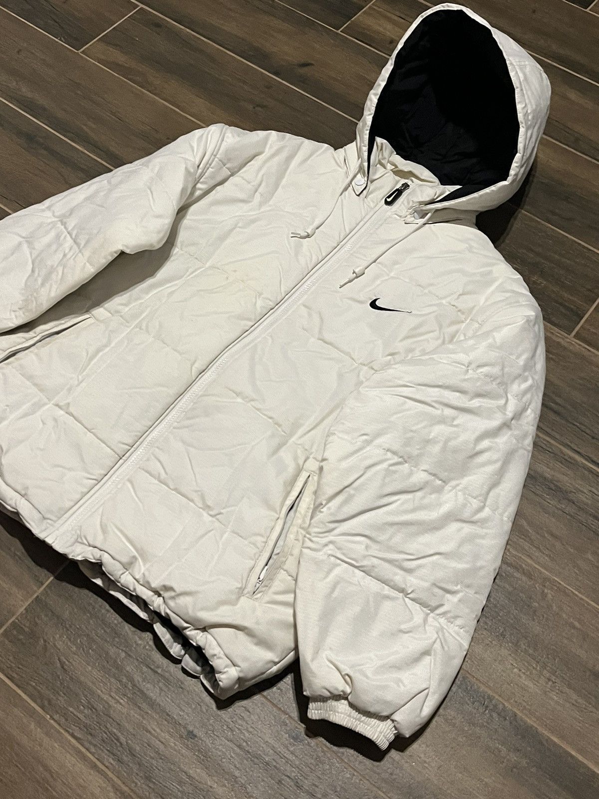Nike × Vintage Nike puffer jacket vintage black big logo 90s spellout Size US M / EU 48-50 / 2 - 3 Thumbnail