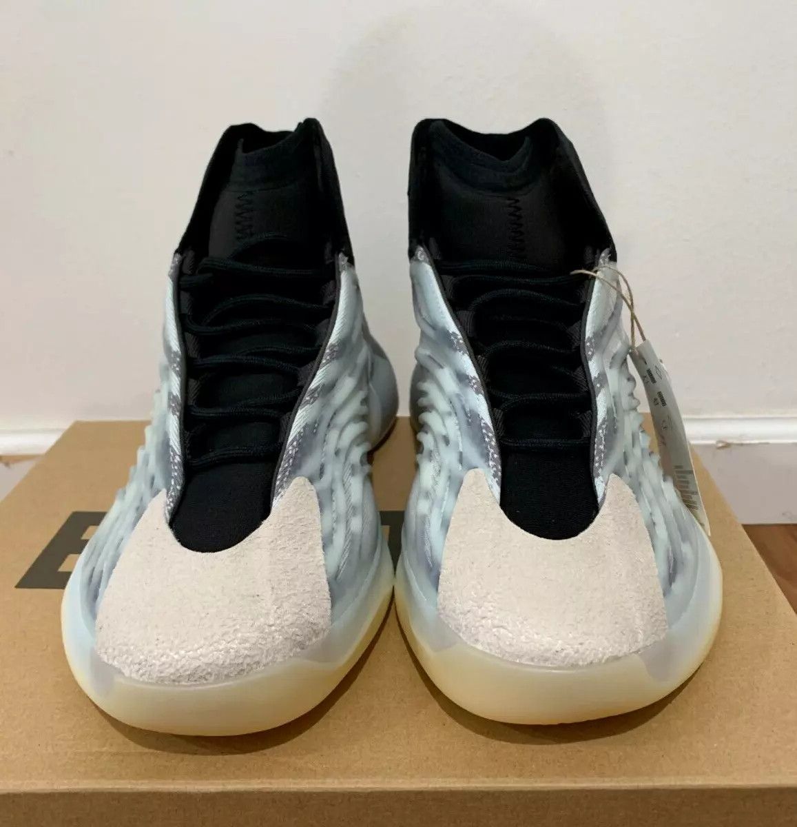 Yeezy YEEZY QNTM Basketball Size US 10 / EU 43 - 2 Thumbnail