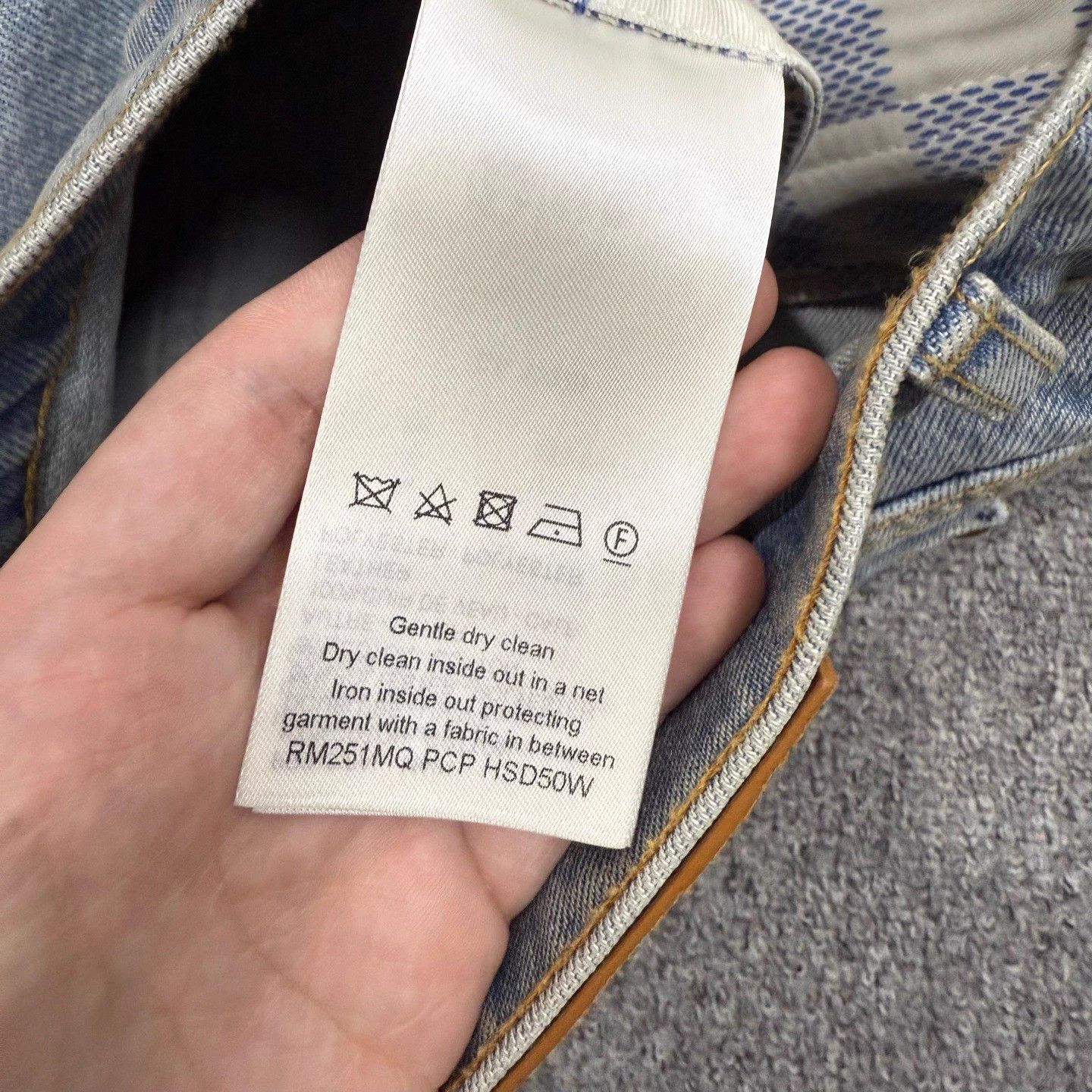 Louis Vuitton LV Embroidered Logo Jeans Women's 34 Unused w/ Tags Size 25" / US 0 / IT 36 - 5 Thumbnail