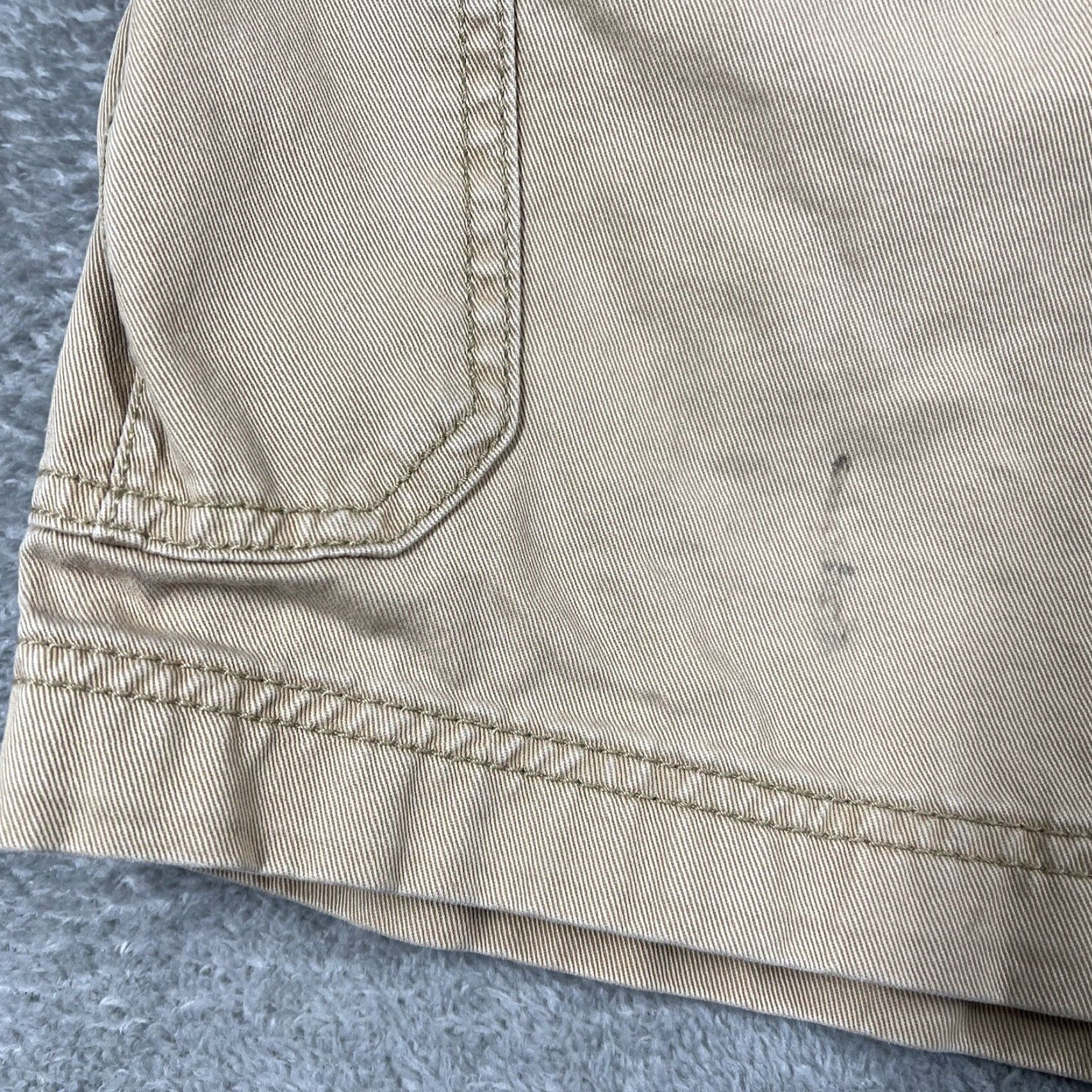 Izod IZOD Shorts Mens Size 40 Cargo Beige Cotton 10 Inseam Zip Flat Front Regular 40in Inseam Casual Travel Outdoor Hiking Mens Size US 40 / EU 56 - 2 Thumbnail